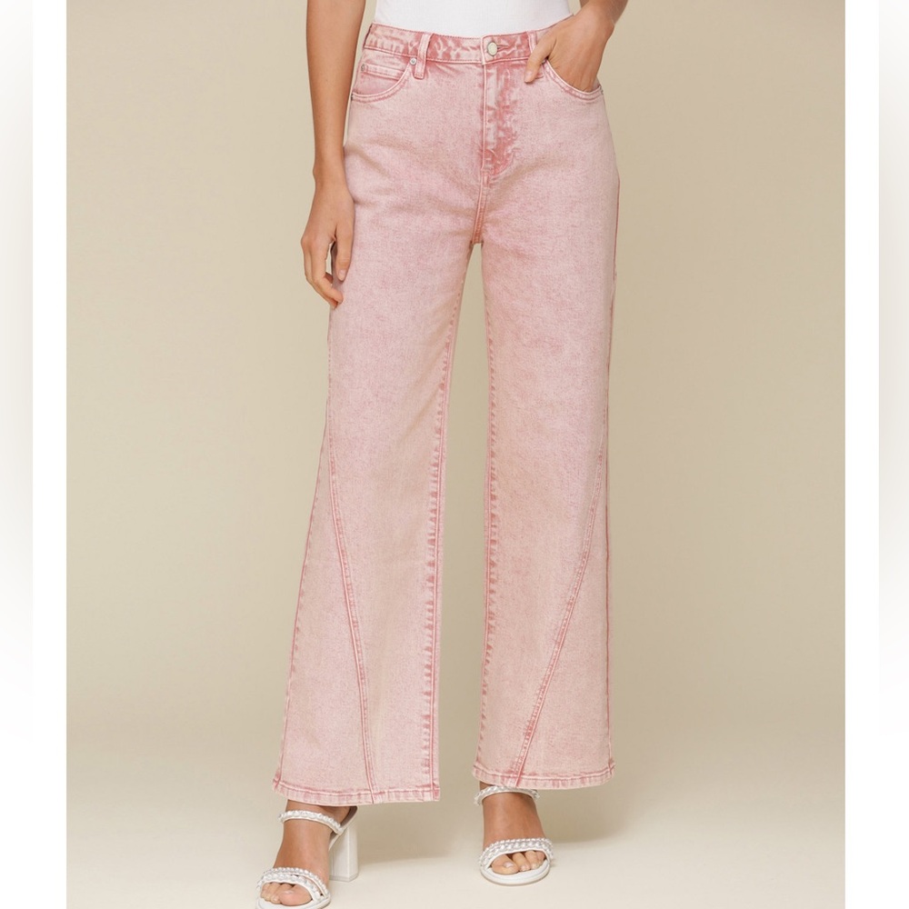 NWT - High Rise Angled Seam Wide Leg
Jeans